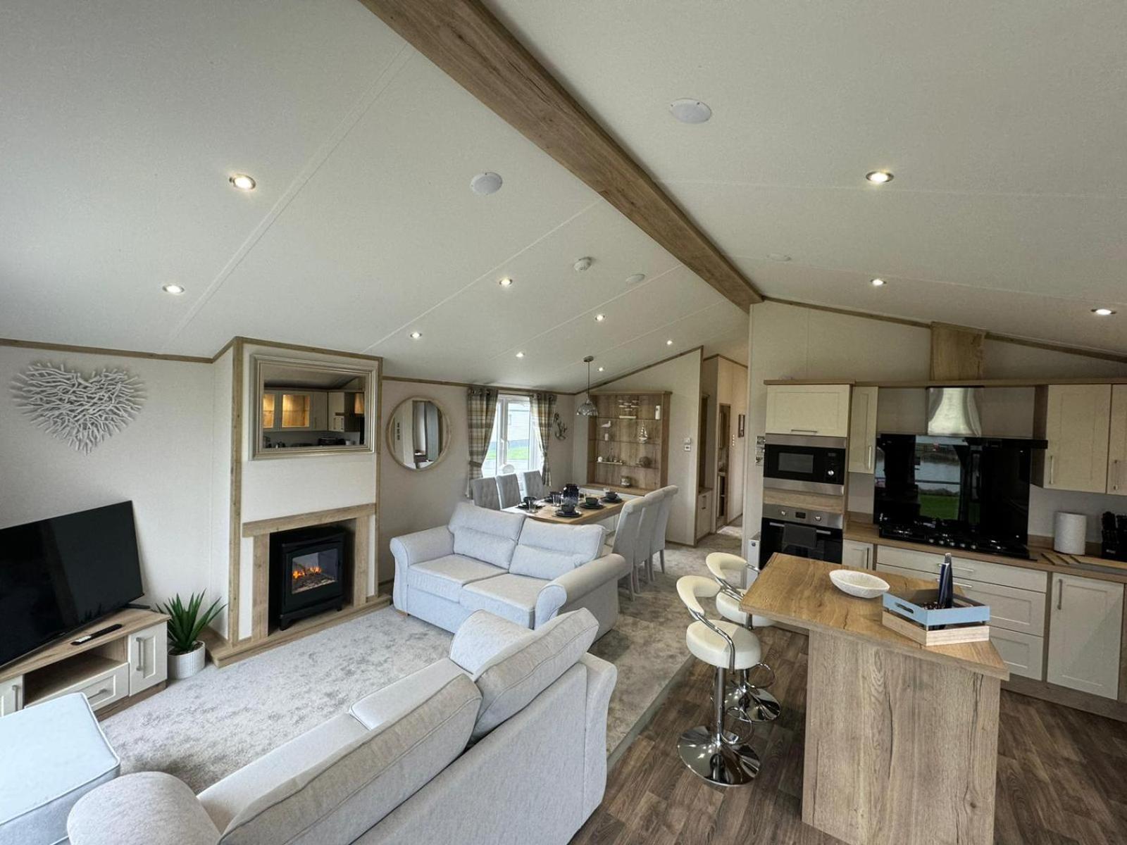 Golden Anchor - The Oakland Lodge - Coastal Caravan Breaks Chapel Saint Leonards Bagian luar foto