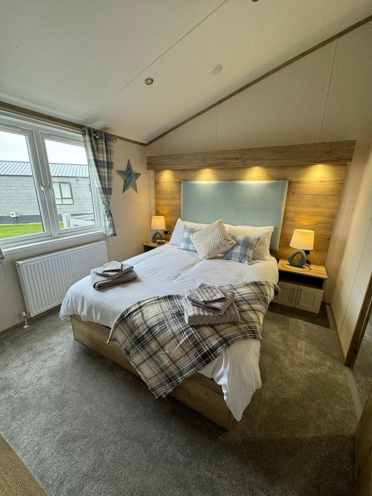 Golden Anchor - The Oakland Lodge - Coastal Caravan Breaks Chapel Saint Leonards Bagian luar foto