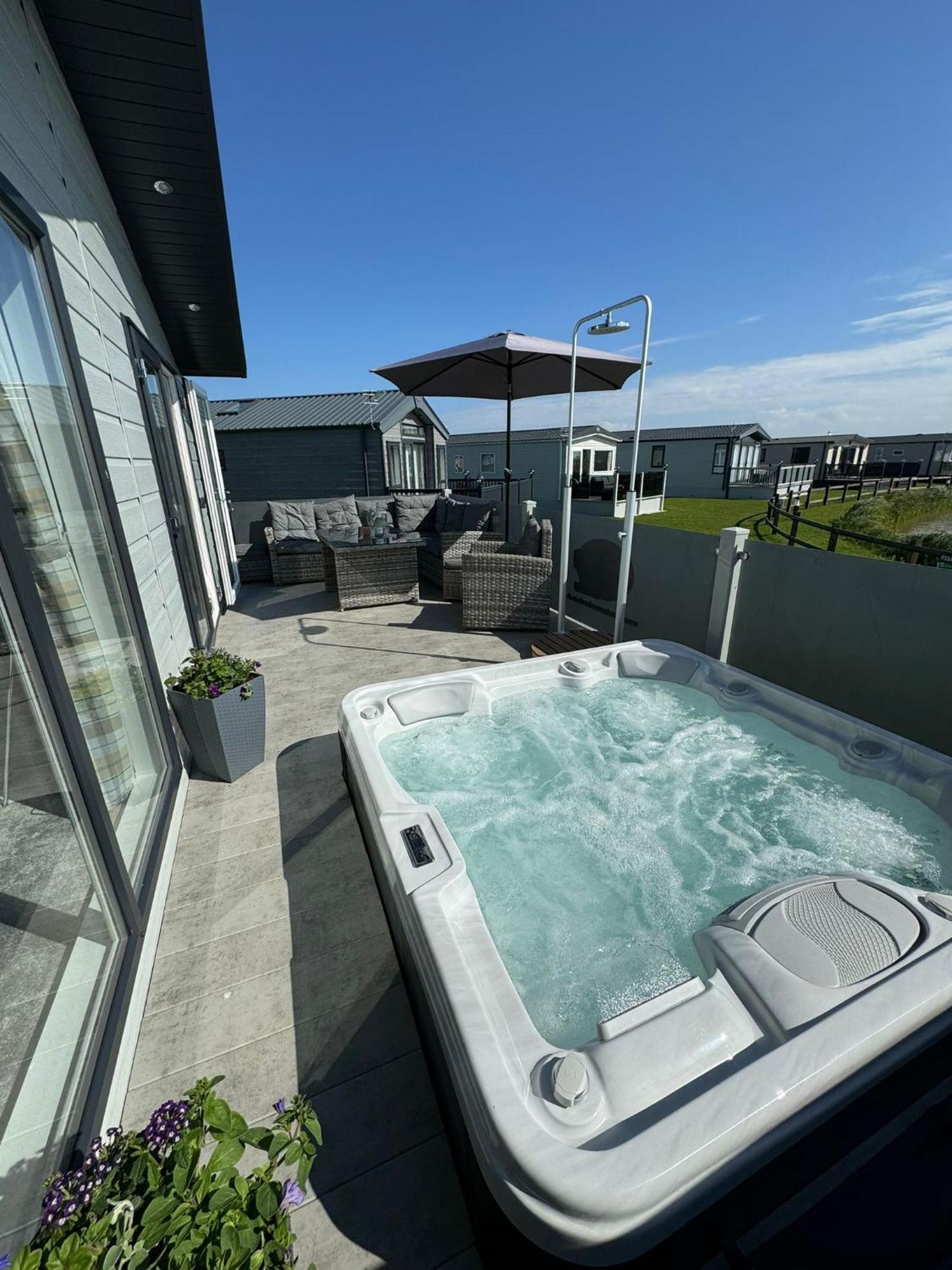 Golden Anchor - The Oakland Lodge - Coastal Caravan Breaks Chapel Saint Leonards Bagian luar foto